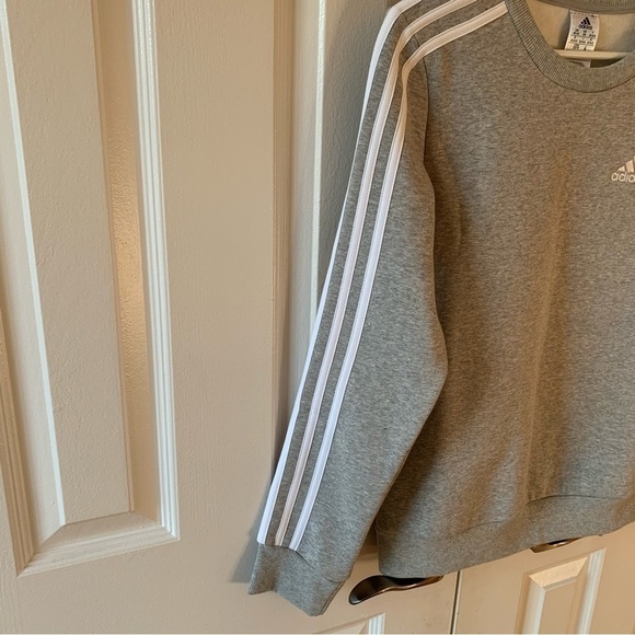 Adidas Essentials 3-Stripes Fleece Pullover Sweatshirt Medium Grey Heather - Picture 5 of 9